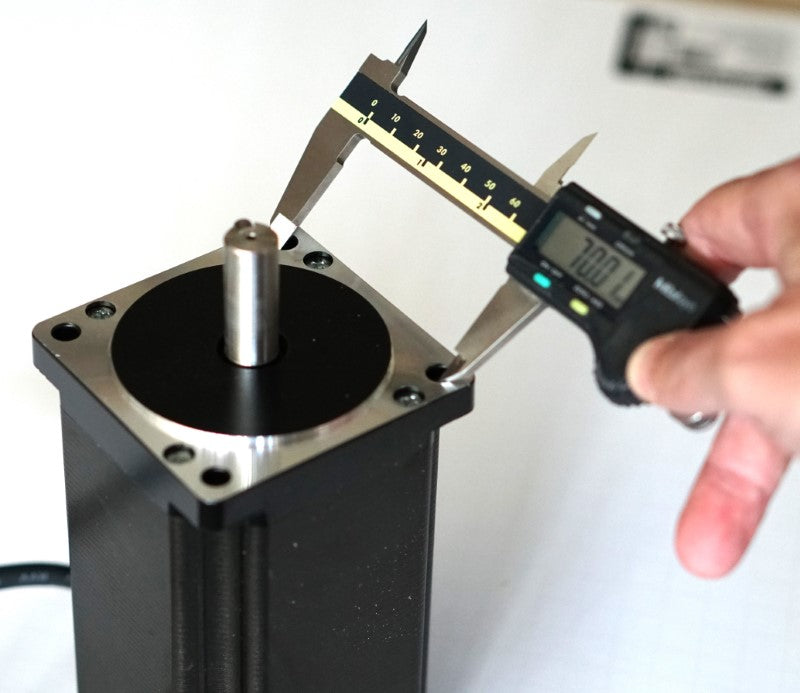 Measurement of the mount hole distance for the 1600 oz-in 12 NM NEMA 34 open loop stepper motor