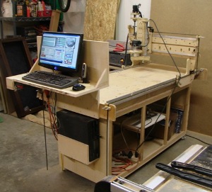 Mike M's blackToe CNC Machine showing the computer situated at one end.